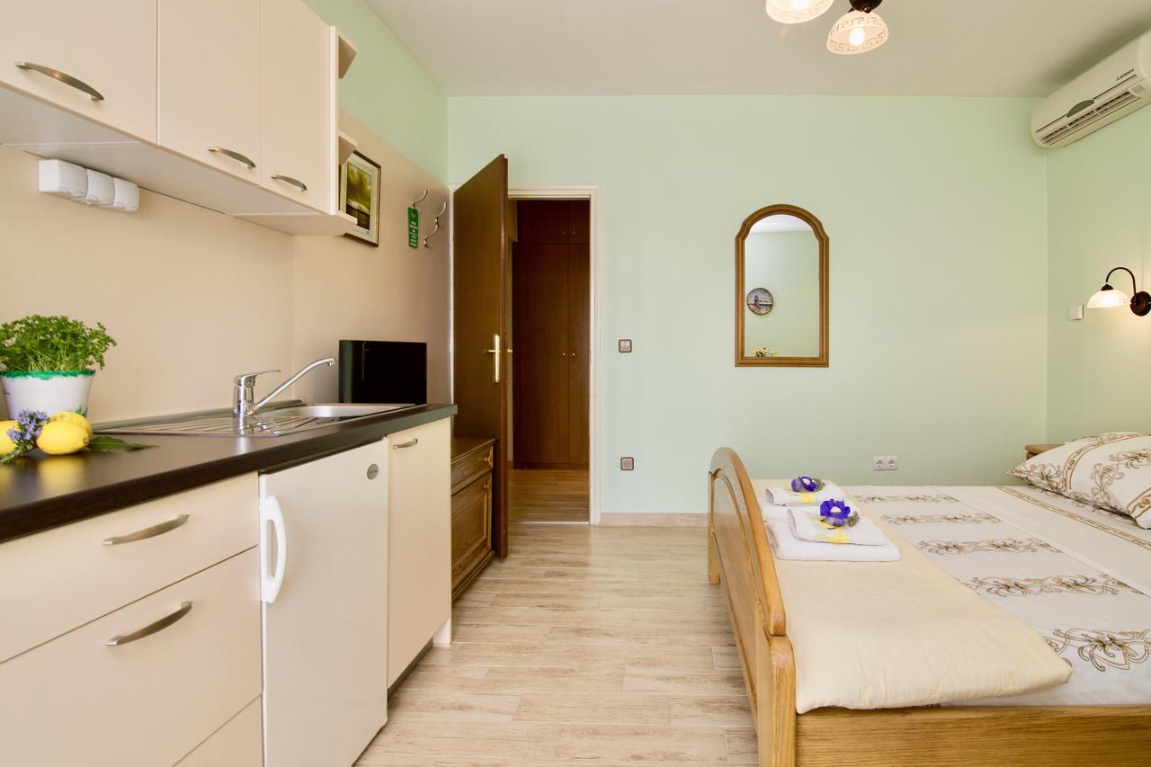 Pansion Adria Otel Sveti Filip i Jakov Dış mekan fotoğraf