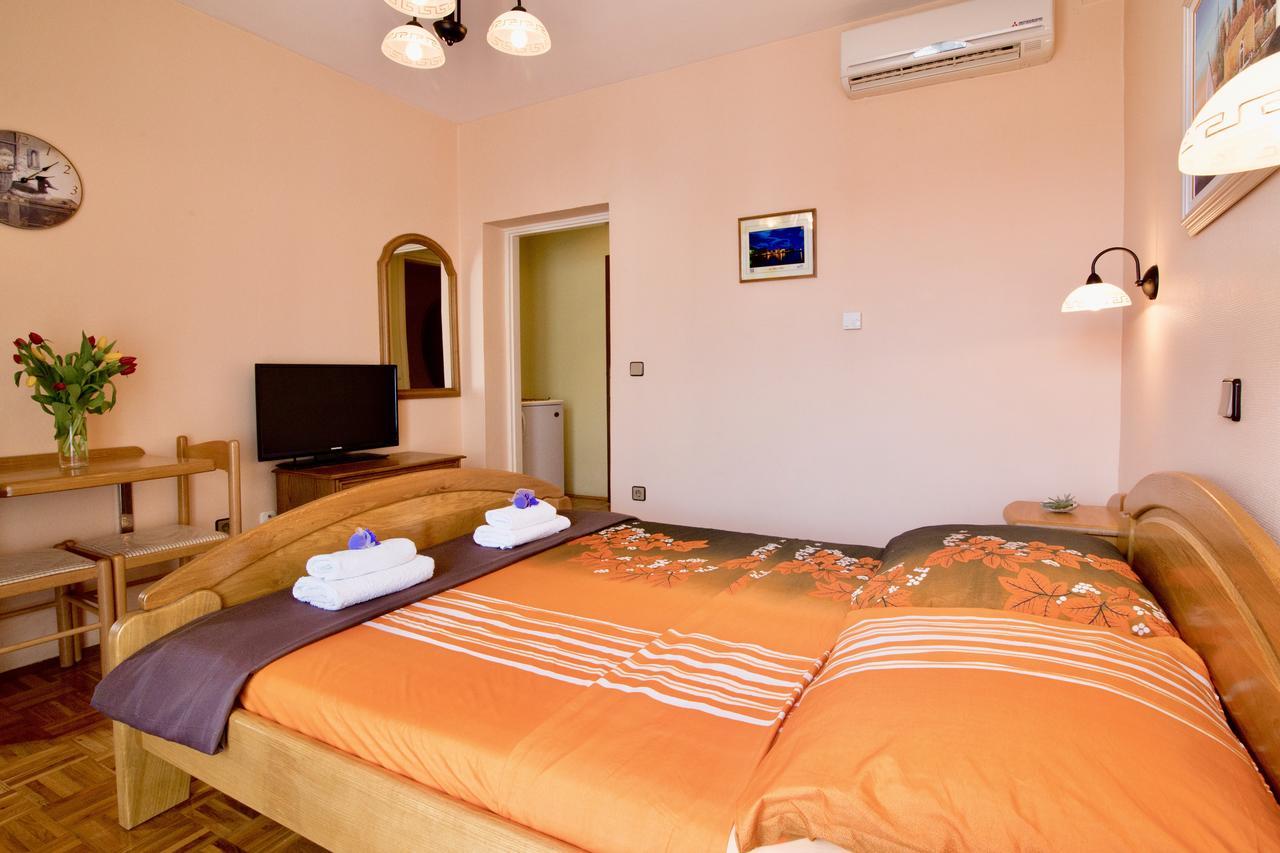 Pansion Adria Otel Sveti Filip i Jakov Dış mekan fotoğraf