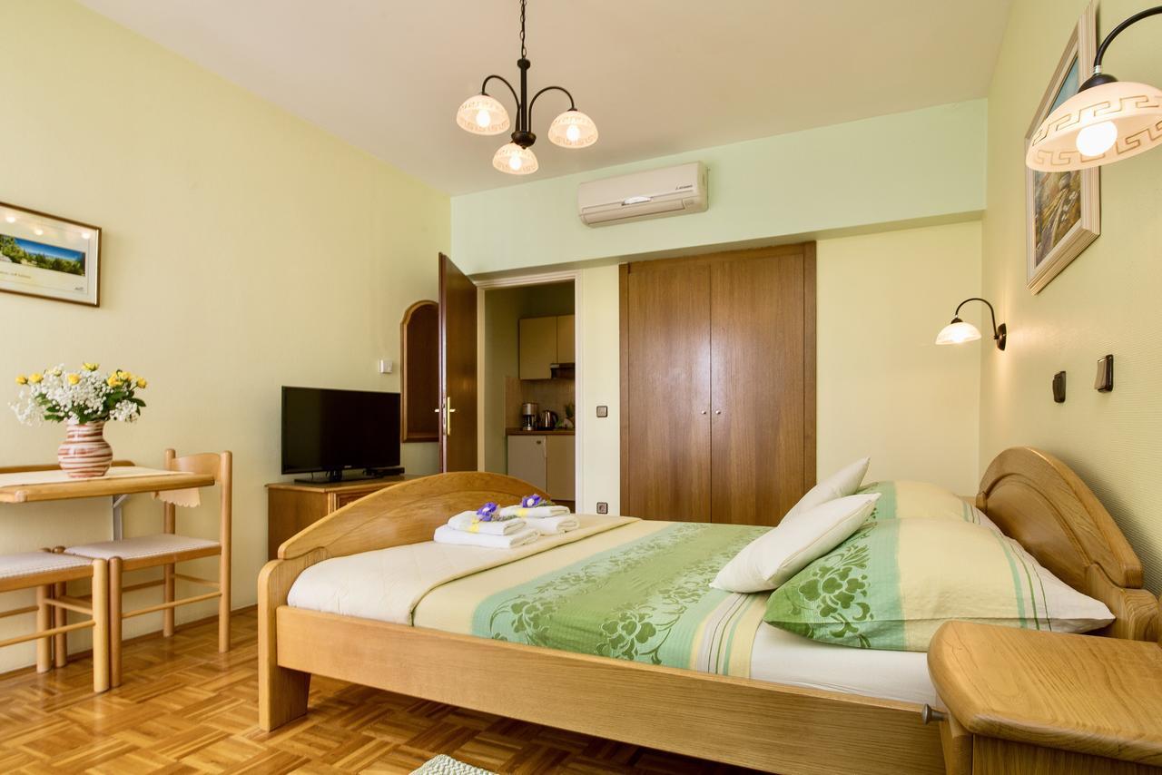 Pansion Adria Otel Sveti Filip i Jakov Dış mekan fotoğraf